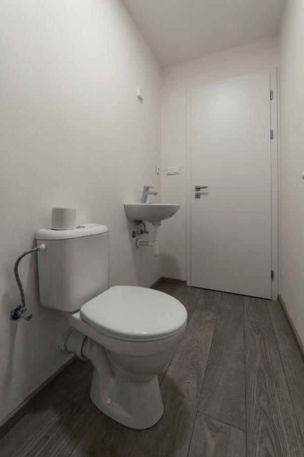 Hostel Homer Liben Прага Екстер'єр фото